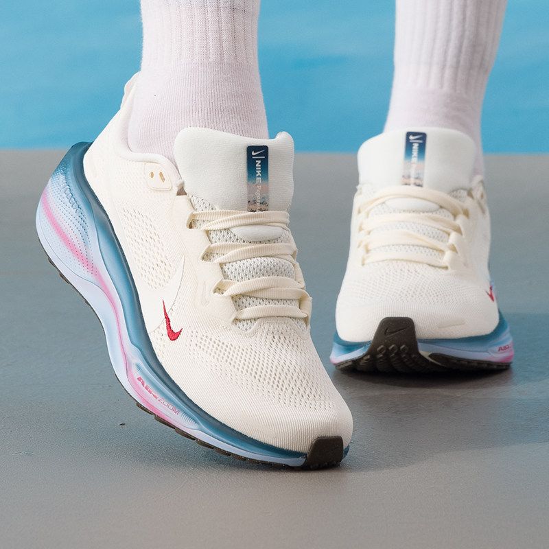 Lightweight Road Running Shoes - รองเท้าผู้หญิง Nike รุ่นดั้งเดิม ทรง Low-Top น้ำหนักเบา