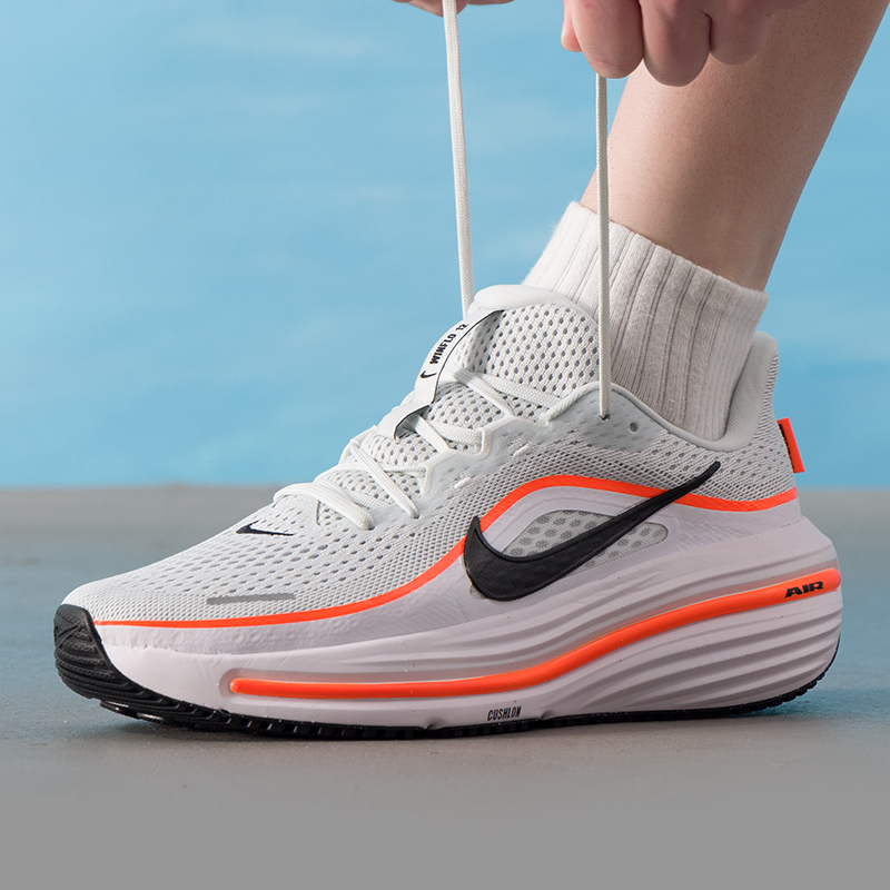 รองเท้าผู้ชาย Nike รุ่นดั้งเดิ - Lightweight Road Running Shoes บทวิจารณ์และราคา
