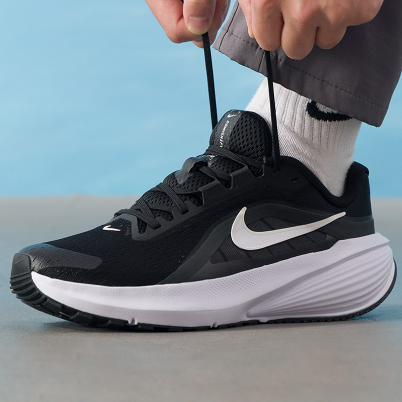 รองเท้าผู้ชาย Nike รุ่นออริจิน - Lightweight Road Running Shoes บทวิจารณ์และราคา