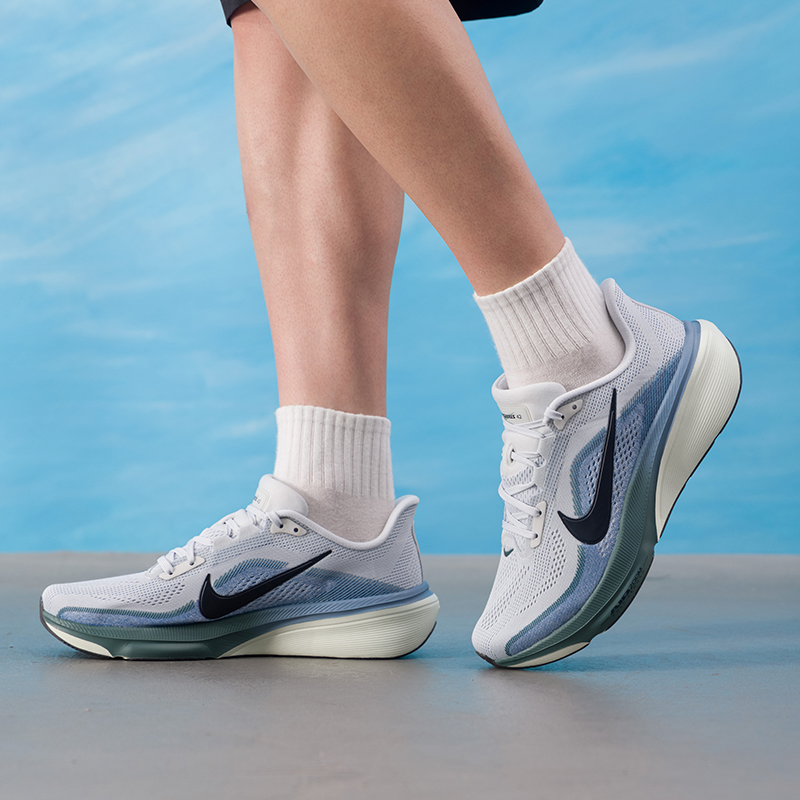 รองเท้าผู้ชาย Nike รุ่นออริจิน - Lightweight Road Running Shoes บทวิจารณ์และราคา