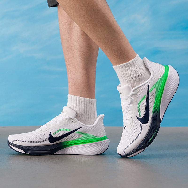 รองเท้าผู้ชาย Nike รุ่นออริจิน - Lightweight Road Running Shoes บทวิจารณ์และราคา