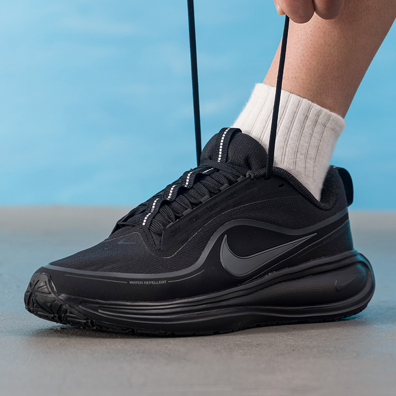 รองเท้าผู้ชาย Nike รุ่นออริจิน - Lightweight Road Running Shoes บทวิจารณ์และราคา