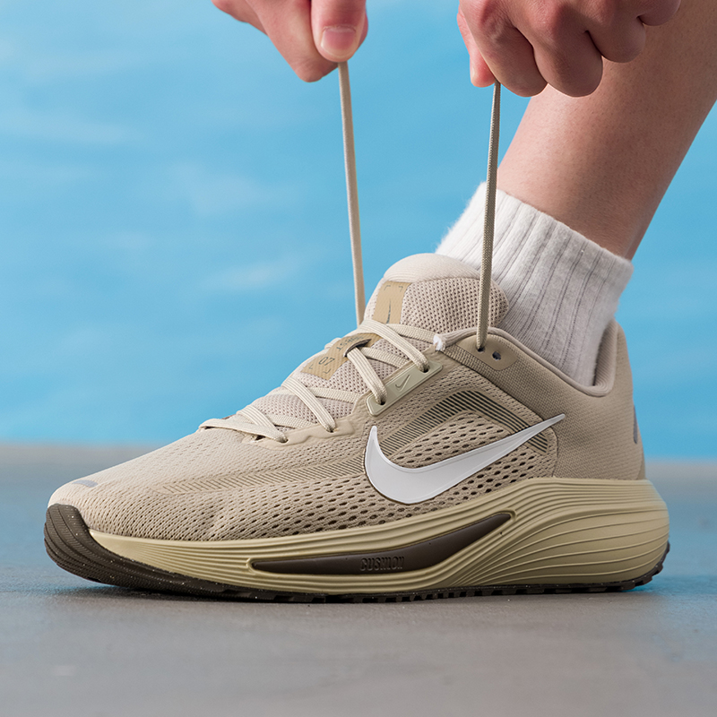 รองเท้าผู้ชาย Nike รุ่นดั้งเดิ - Lightweight Road Running Shoes บทวิจารณ์และราคา